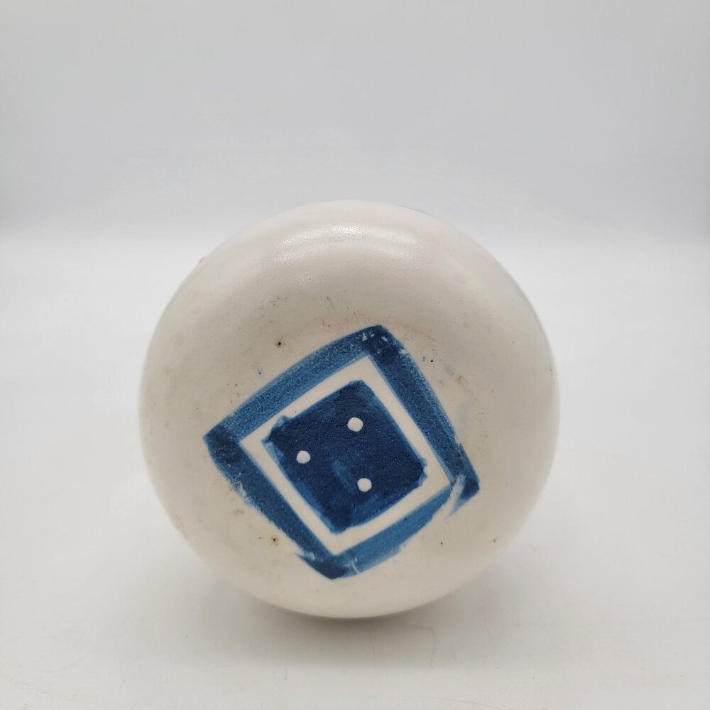 Amazing Art Pottery Orcas Vase - Picture 6 of 7